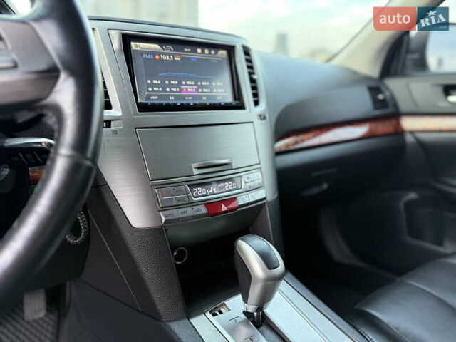 Чорний Субару Легасі, об'ємом двигуна 2.46 л та пробігом 226 тис. км за 9000 $, фото 29 на Automoto.ua