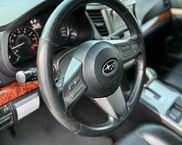 Чорний Субару Легасі, об'ємом двигуна 2.46 л та пробігом 226 тис. км за 9000 $, фото 22 на Automoto.ua