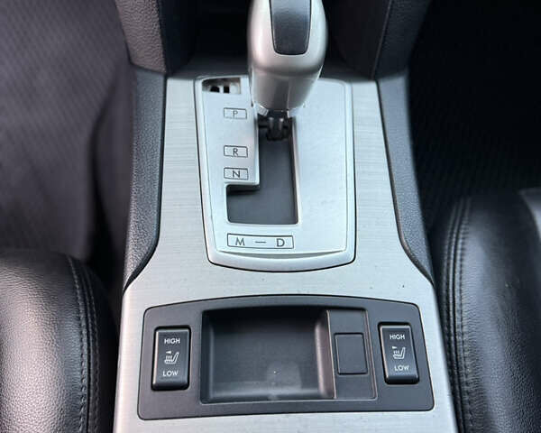 Чорний Субару Легасі, об'ємом двигуна 2.46 л та пробігом 226 тис. км за 9000 $, фото 31 на Automoto.ua