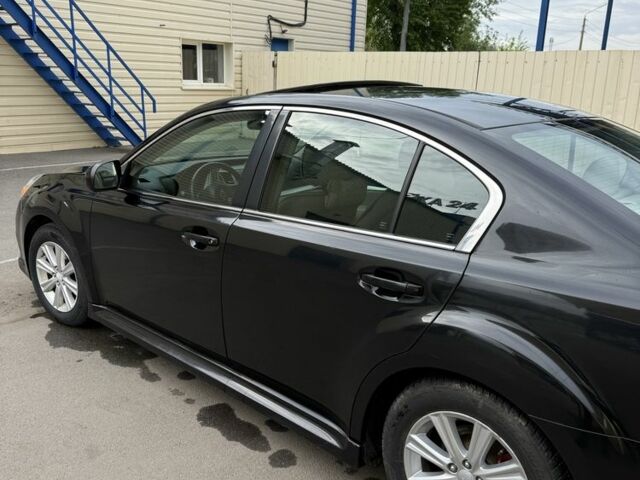 Черный Субару Легаси, объемом двигателя 2.5 л и пробегом 198 тыс. км за 6900 $, фото 3 на Automoto.ua