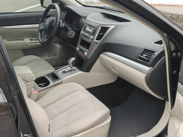 Черный Субару Легаси, объемом двигателя 2.5 л и пробегом 200 тыс. км за 7400 $, фото 6 на Automoto.ua