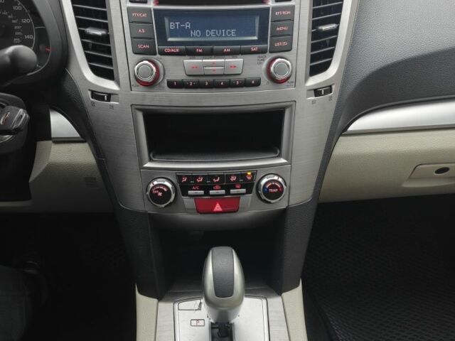 Черный Субару Легаси, объемом двигателя 2.5 л и пробегом 200 тыс. км за 7400 $, фото 11 на Automoto.ua