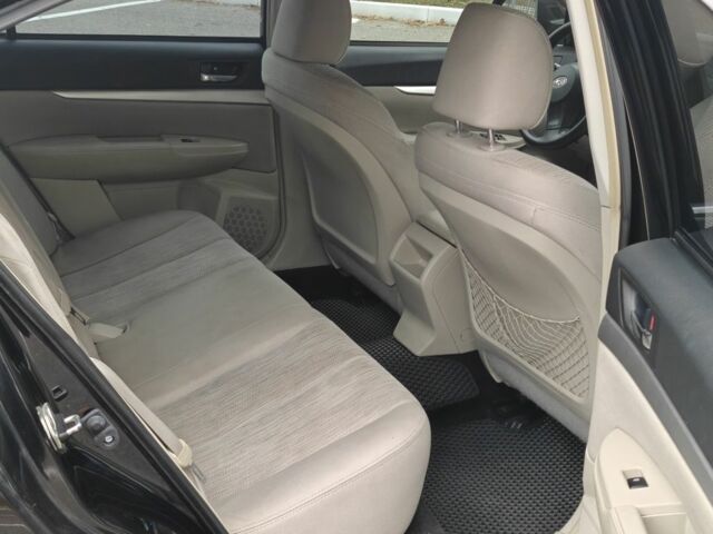 Черный Субару Легаси, объемом двигателя 2.5 л и пробегом 200 тыс. км за 7400 $, фото 5 на Automoto.ua