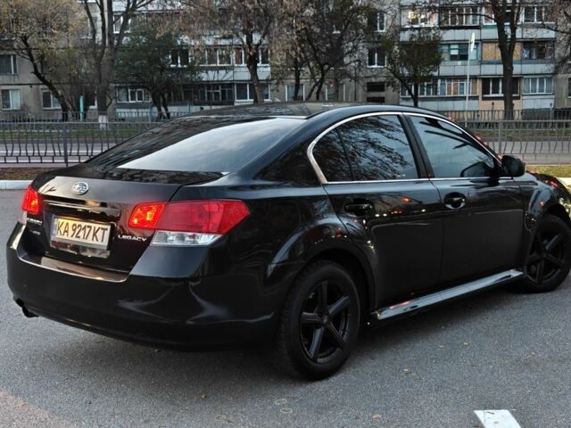 Черный Субару Легаси, объемом двигателя 2.5 л и пробегом 200 тыс. км за 7400 $, фото 3 на Automoto.ua