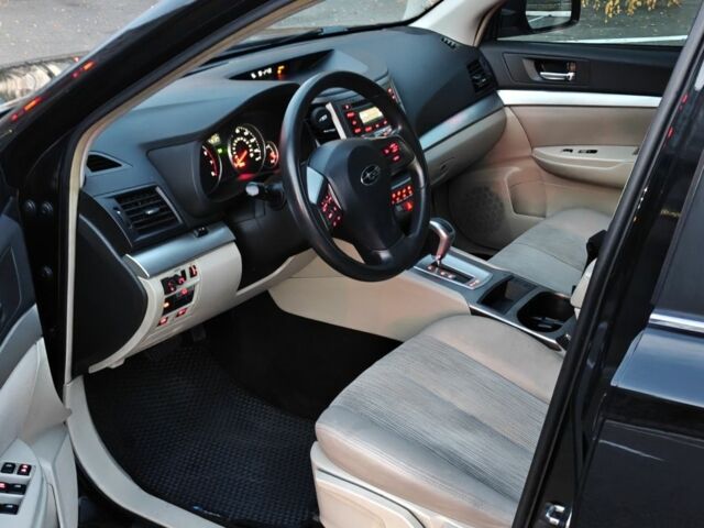 Черный Субару Легаси, объемом двигателя 2.5 л и пробегом 200 тыс. км за 7400 $, фото 4 на Automoto.ua