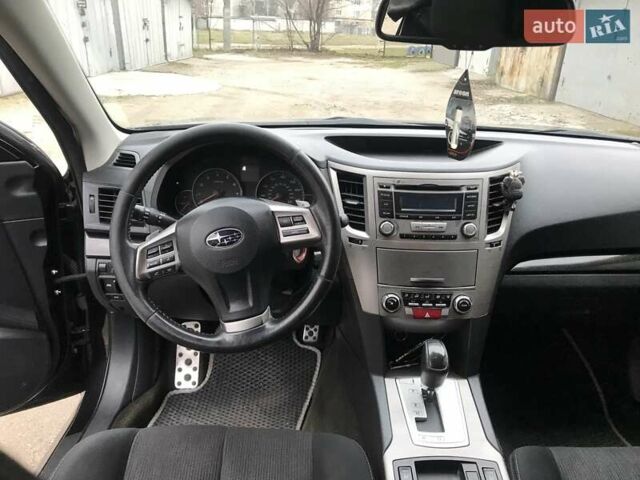 Черный Субару Легаси, объемом двигателя 2.46 л и пробегом 265 тыс. км за 8300 $, фото 6 на Automoto.ua