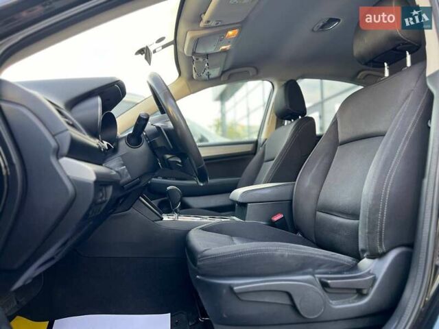 Черный Субару Легаси, объемом двигателя 2.5 л и пробегом 124 тыс. км за 10600 $, фото 8 на Automoto.ua