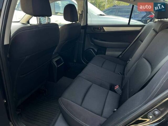 Черный Субару Легаси, объемом двигателя 2.5 л и пробегом 124 тыс. км за 10600 $, фото 9 на Automoto.ua