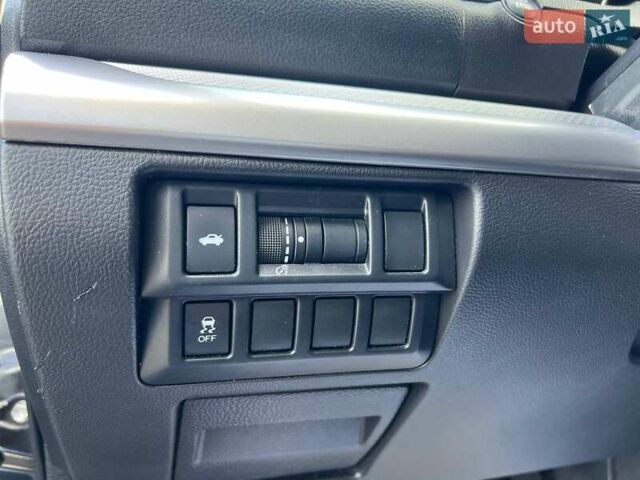 Черный Субару Легаси, объемом двигателя 2.5 л и пробегом 124 тыс. км за 10600 $, фото 7 на Automoto.ua