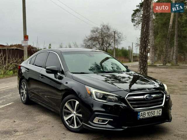 Черный Субару Легаси, объемом двигателя 2.5 л и пробегом 113 тыс. км за 15800 $, фото 4 на Automoto.ua