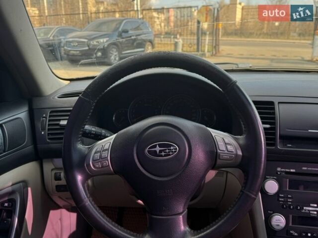 Черный Субару Легаси, объемом двигателя 1.99 л и пробегом 280 тыс. км за 5000 $, фото 7 на Automoto.ua