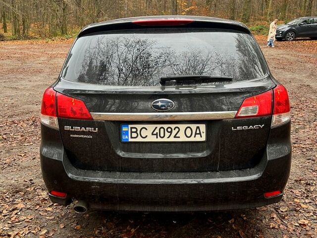 Чорний Субару Легасі, об'ємом двигуна 2 л та пробігом 260 тис. км за 7700 $, фото 5 на Automoto.ua