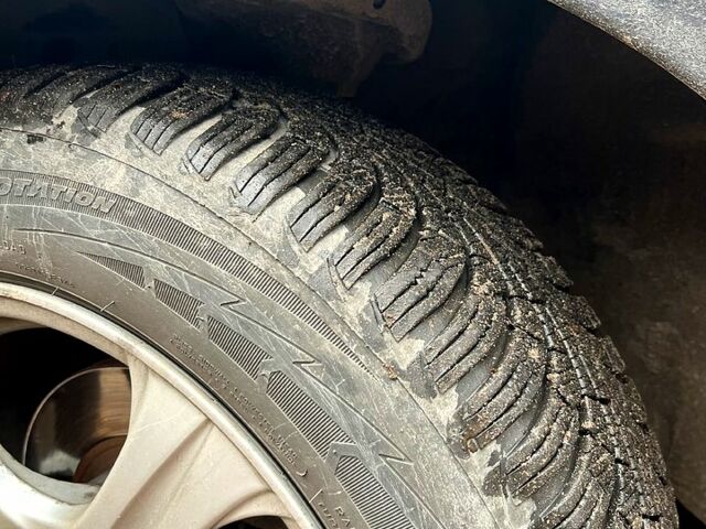 Чорний Субару Легасі, об'ємом двигуна 2 л та пробігом 260 тис. км за 7700 $, фото 6 на Automoto.ua