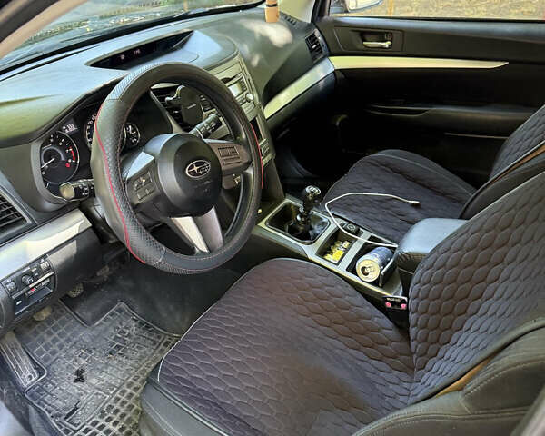 Черный Субару Легаси, объемом двигателя 1.99 л и пробегом 165 тыс. км за 6900 $, фото 8 на Automoto.ua