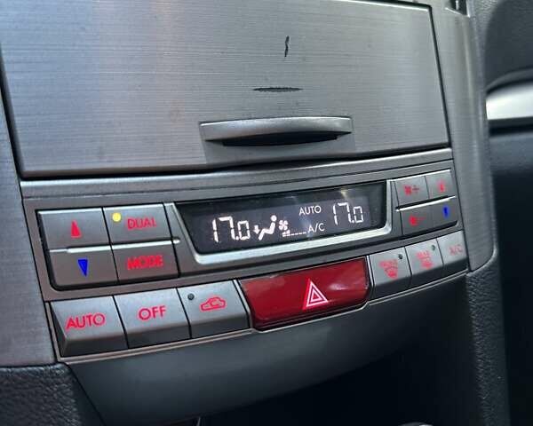 Черный Субару Легаси, объемом двигателя 2.46 л и пробегом 304 тыс. км за 8500 $, фото 27 на Automoto.ua