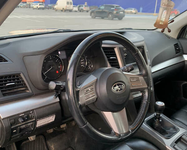 Черный Субару Легаси, объемом двигателя 2 л и пробегом 223 тыс. км за 9000 $, фото 6 на Automoto.ua