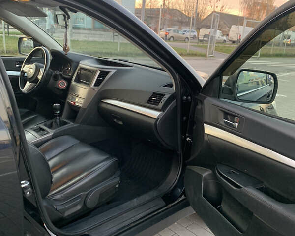 Черный Субару Легаси, объемом двигателя 2 л и пробегом 223 тыс. км за 9000 $, фото 4 на Automoto.ua