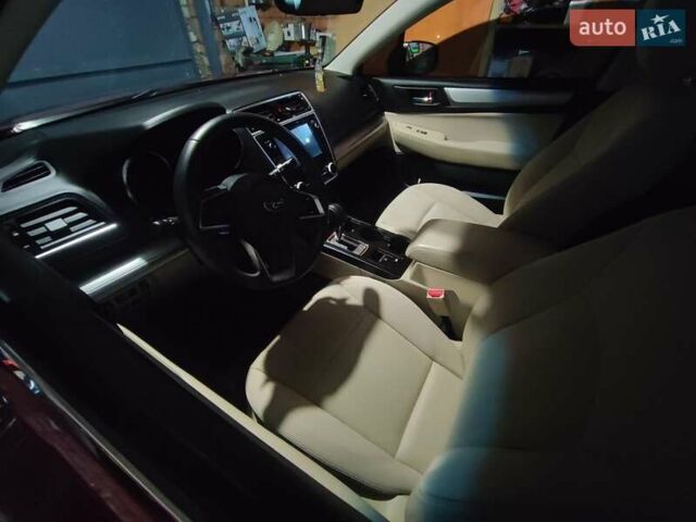 Красный Субару Легаси, объемом двигателя 2.5 л и пробегом 110 тыс. км за 13400 $, фото 4 на Automoto.ua