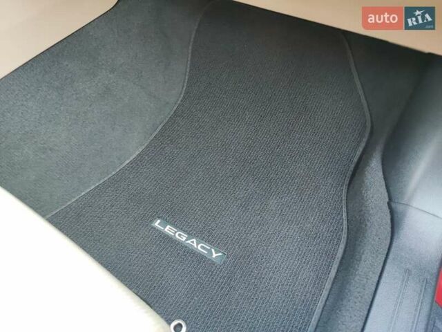 Красный Субару Легаси, объемом двигателя 2.5 л и пробегом 110 тыс. км за 13400 $, фото 8 на Automoto.ua