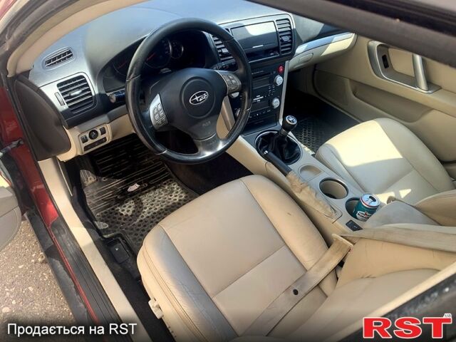 Красный Субару Легаси, объемом двигателя 2 л и пробегом 188 тыс. км за 5500 $, фото 1 на Automoto.ua