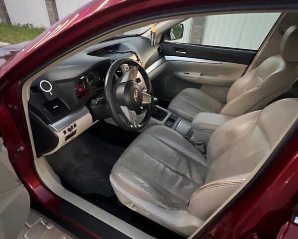 Красный Субару Легаси, объемом двигателя 2 л и пробегом 470 тыс. км за 5500 $, фото 5 на Automoto.ua