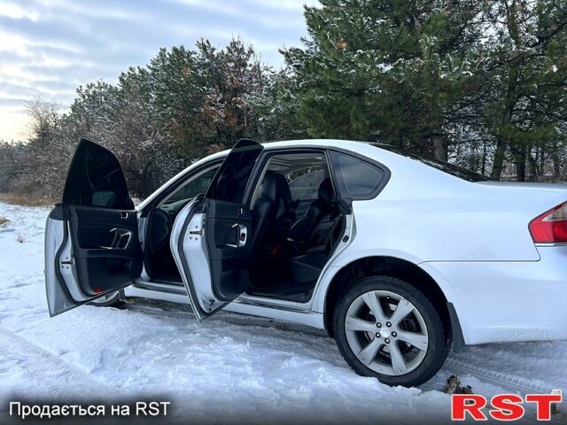 Субару Легаси, объемом двигателя 30 л и пробегом 359 тыс. км за 6400 $, фото 2 на Automoto.ua