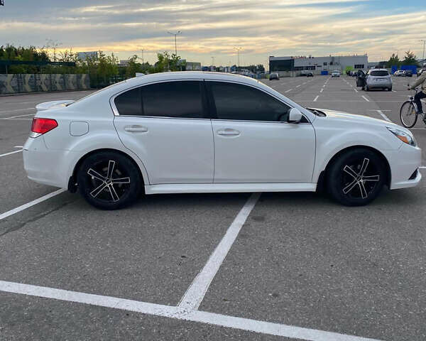 Субару Легаси, объемом двигателя 2.46 л и пробегом 228 тыс. км за 8000 $, фото 4 на Automoto.ua