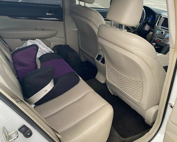 Субару Легаси, объемом двигателя 2.46 л и пробегом 228 тыс. км за 8000 $, фото 2 на Automoto.ua