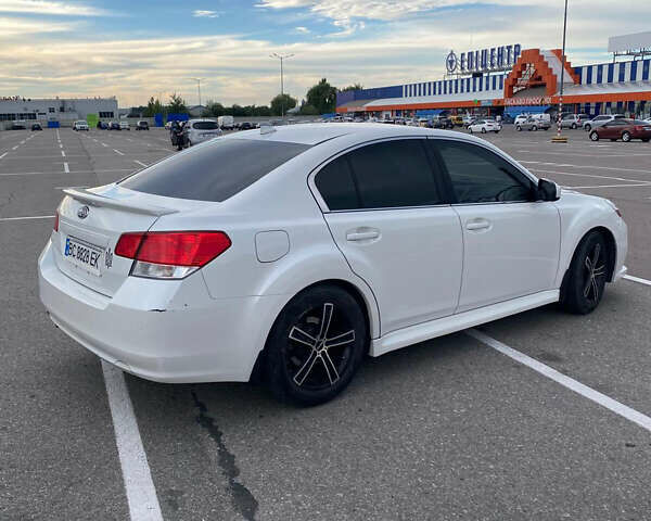 Субару Легаси, объемом двигателя 2.46 л и пробегом 228 тыс. км за 8000 $, фото 5 на Automoto.ua