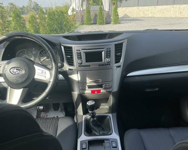 Субару Легаси, объемом двигателя 2 л и пробегом 290 тыс. км за 9500 $, фото 4 на Automoto.ua