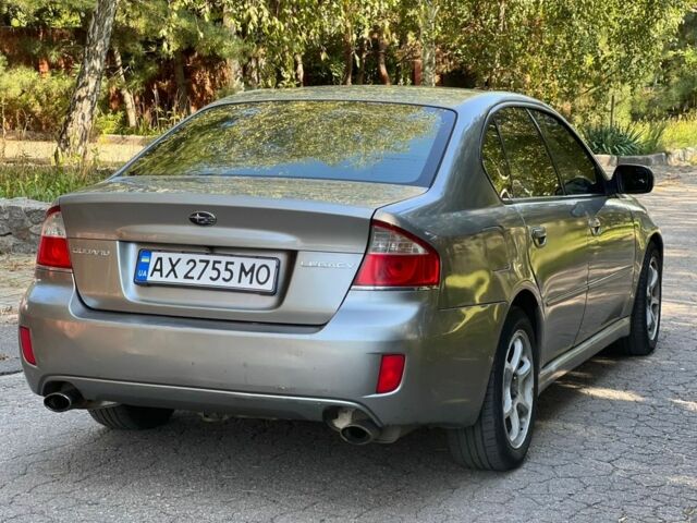 Сірий Субару Легасі, об'ємом двигуна 2 л та пробігом 200 тис. км за 6300 $, фото 2 на Automoto.ua