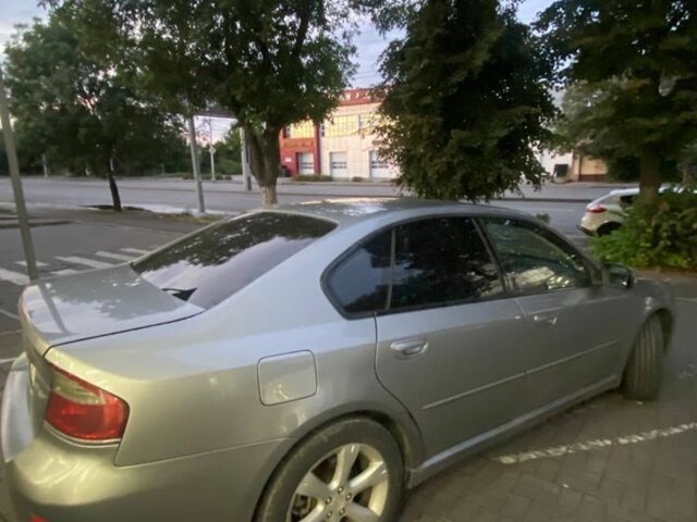 Сірий Субару Легасі, об'ємом двигуна 2 л та пробігом 160 тис. км за 5215 $, фото 2 на Automoto.ua