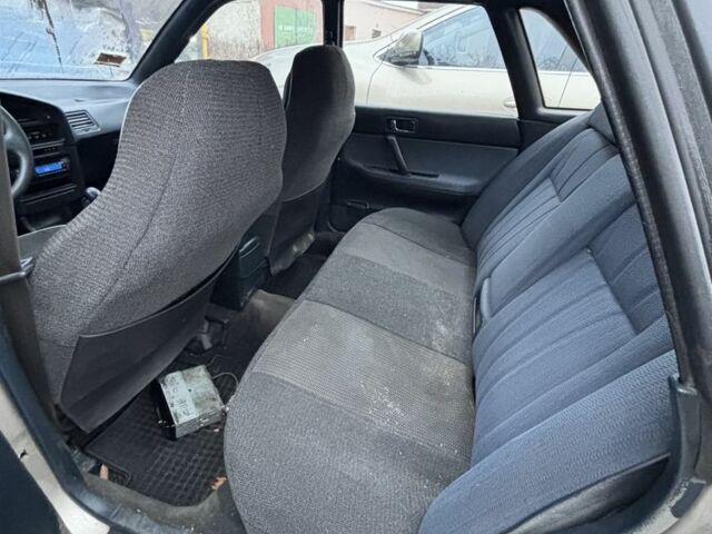 Серый Субару Легаси, объемом двигателя 1.8 л и пробегом 3 тыс. км за 1500 $, фото 4 на Automoto.ua