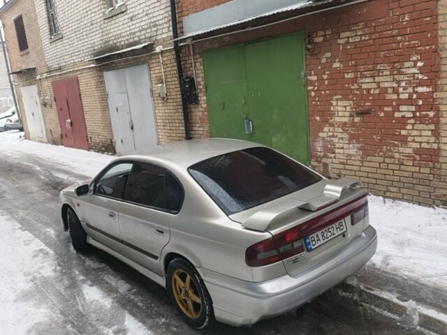 Серый Субару Легаси, объемом двигателя 2 л и пробегом 299 тыс. км за 3850 $, фото 2 на Automoto.ua