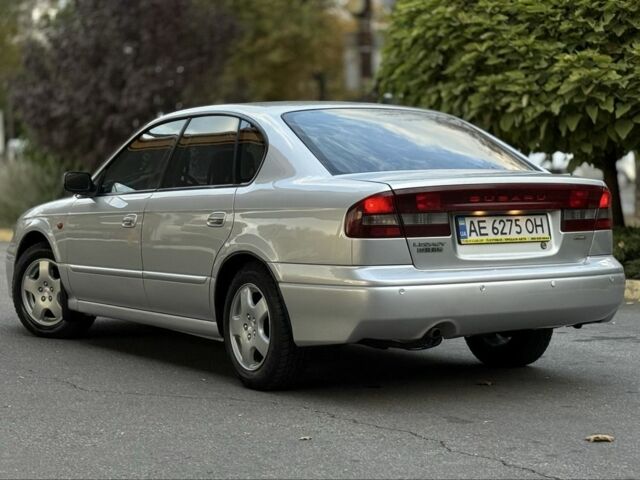 Серый Субару Легаси, объемом двигателя 2 л и пробегом 250 тыс. км за 3299 $, фото 2 на Automoto.ua