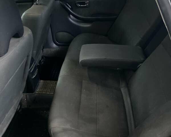 Сірий Субару Легасі, об'ємом двигуна 2 л та пробігом 270 тис. км за 3300 $, фото 1 на Automoto.ua