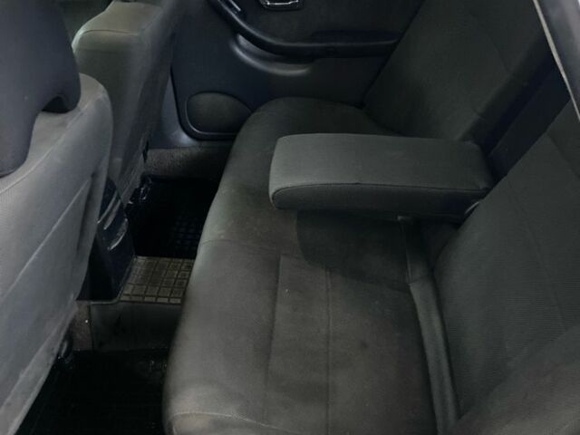 Сірий Субару Легасі, об'ємом двигуна 2 л та пробігом 300 тис. км за 3100 $, фото 5 на Automoto.ua