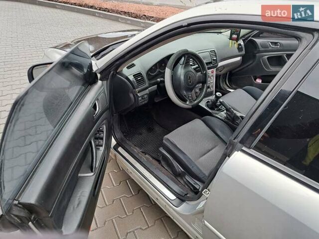 Сірий Субару Легасі, об'ємом двигуна 1.99 л та пробігом 340 тис. км за 4800 $, фото 18 на Automoto.ua