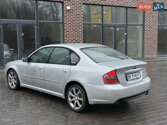 Серый Субару Легаси, объемом двигателя 2.5 л и пробегом 335 тыс. км за 3650 $, фото 2 на Automoto.ua