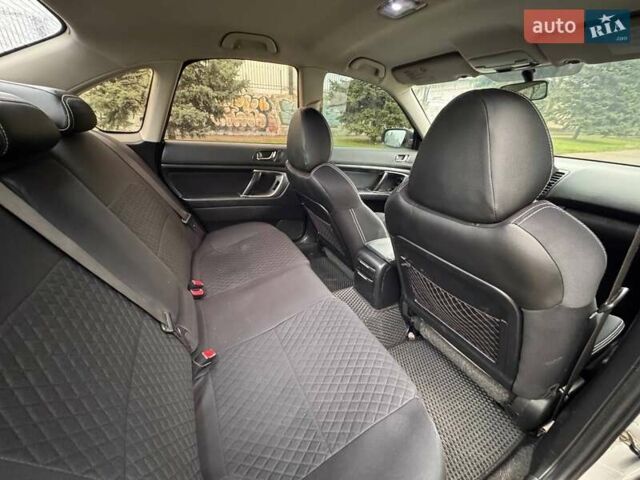 Сірий Субару Легасі, об'ємом двигуна 2 л та пробігом 358 тис. км за 5500 $, фото 11 на Automoto.ua