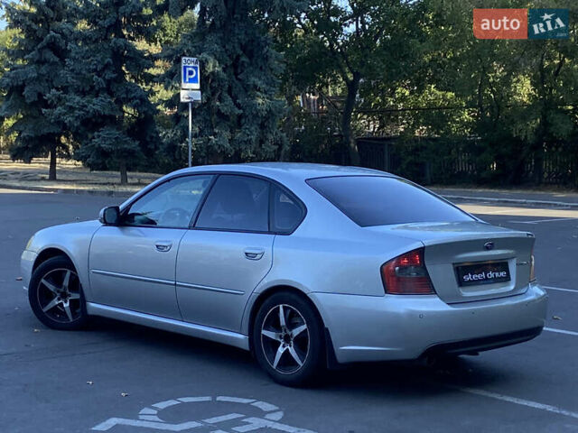 Субару Легаси 2004 в Николаеве на Automoto.ua Серый Субару Легаси, объемом двигателя 1.99 л и пробегом 265 тыс. км за 5999 $, фото 1 на Automoto.ua