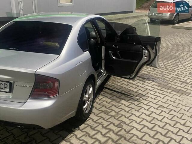 Сірий Субару Легасі, об'ємом двигуна 1.99 л та пробігом 247 тис. км за 4800 $, фото 11 на Automoto.ua