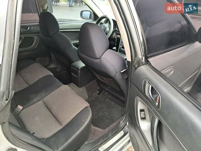 Сірий Субару Легасі, об'ємом двигуна 1.99 л та пробігом 340 тис. км за 4800 $, фото 17 на Automoto.ua