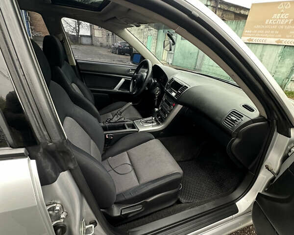 Серый Субару Легаси, объемом двигателя 2 л и пробегом 270 тыс. км за 4500 $, фото 8 на Automoto.ua