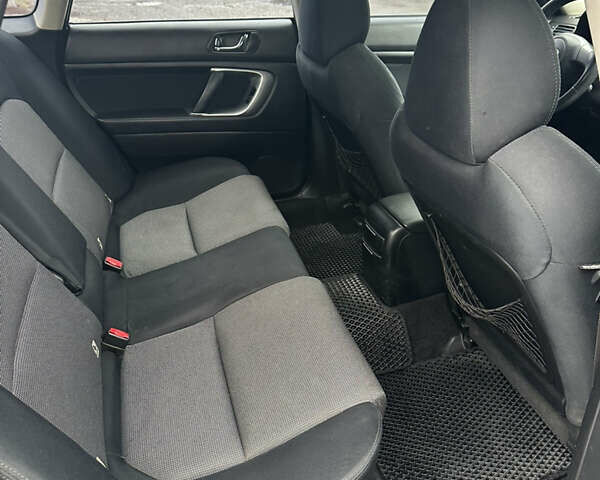 Серый Субару Легаси, объемом двигателя 2 л и пробегом 270 тыс. км за 4500 $, фото 7 на Automoto.ua