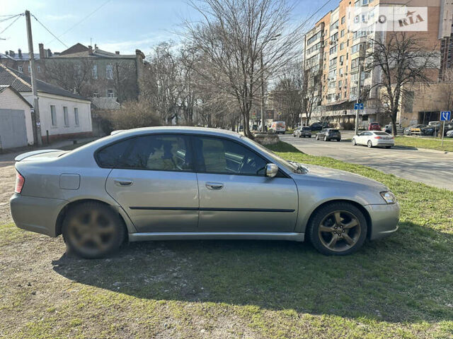 Сірий Субару Легасі, об'ємом двигуна 2 л та пробігом 227 тис. км за 6500 $, фото 2 на Automoto.ua