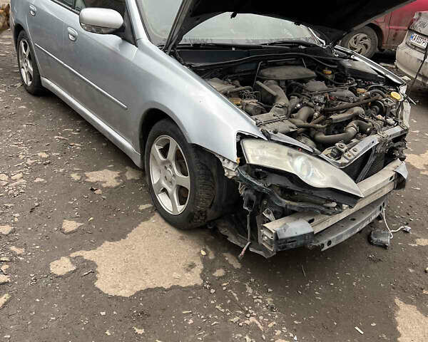 Сірий Субару Легасі, об'ємом двигуна 2 л та пробігом 300 тис. км за 2700 $, фото 4 на Automoto.ua