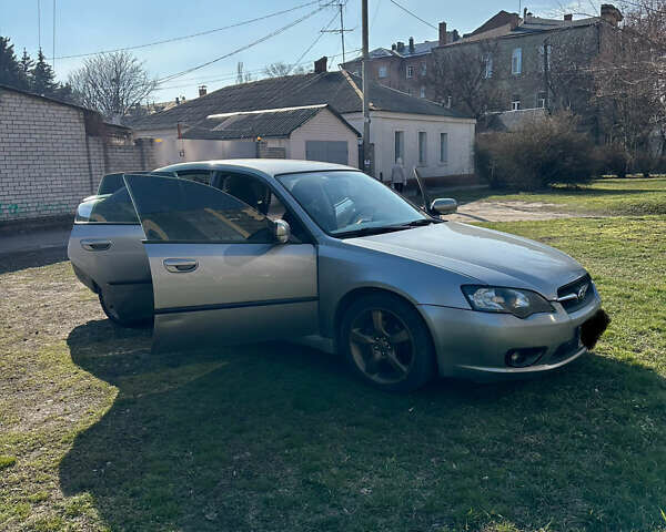 Сірий Субару Легасі, об'ємом двигуна 2 л та пробігом 227 тис. км за 6100 $, фото 1 на Automoto.ua