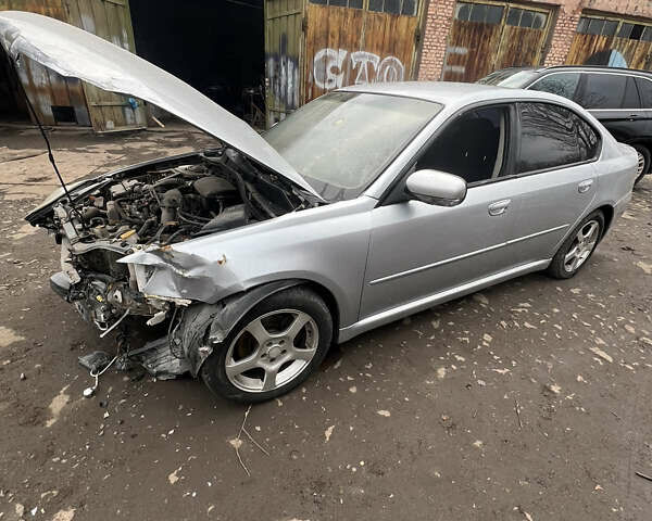 Сірий Субару Легасі, об'ємом двигуна 2 л та пробігом 300 тис. км за 2700 $, фото 5 на Automoto.ua