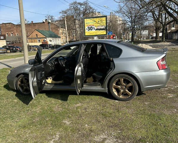 Сірий Субару Легасі, об'ємом двигуна 2 л та пробігом 227 тис. км за 6100 $, фото 5 на Automoto.ua